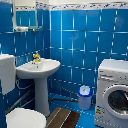 Cozy 3-room In דירה